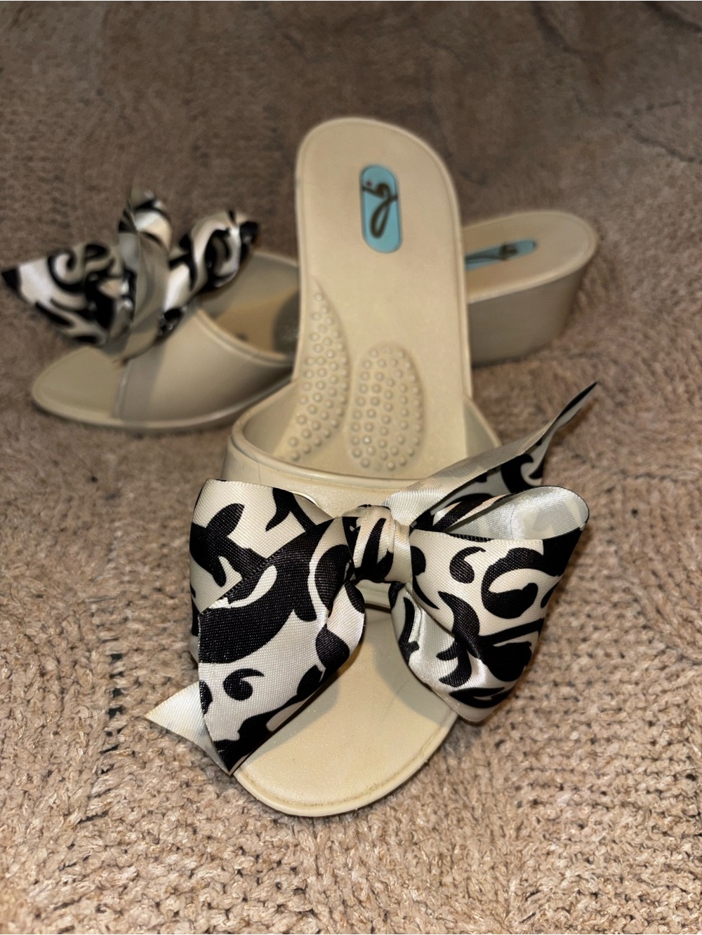 OKA-B Beige Wedge Slide Sandals with Bows Size S 5.5-6.5